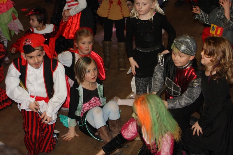 Hier ein Bild vom Kinderfasching 2013