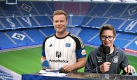 Unser Stadionsprecher Raphael Legrand hospitiert bei HSV "Stübi"