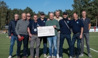"Spitz Pass Auf!" übergibt Scheck an den TSV Bardowick